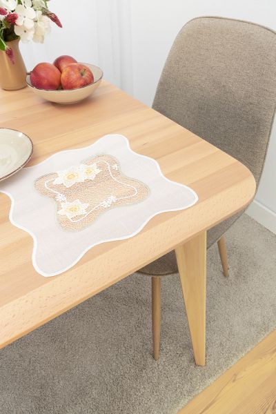 ArtikelbildDeckchen Plauener Spitze® #1W Narzissendekor in Gelb